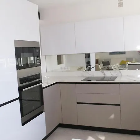 Appartement 3 Pièces Avec Terrasse, Clim, Wifi, Garage En Centre-ville à - Fr-1-780-57 Sainte-Maxime