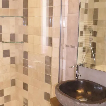 3 Pièces Avec Terrasse, Clim, Wifi, Garage En Centre-ville à - Fr-1-780-57